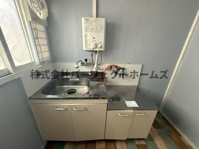 キッチン　コンパクトなキッチンで掃除もラクラク
