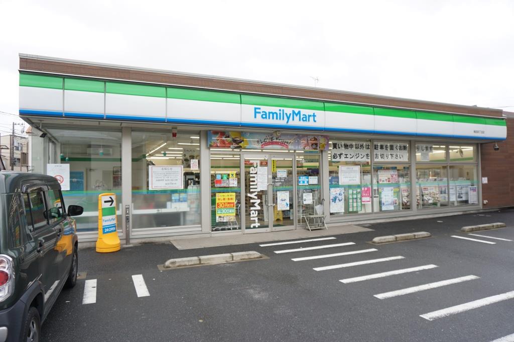 コンビニ　ファミリーマート 梅田四丁目店（コンビニ）まで579m