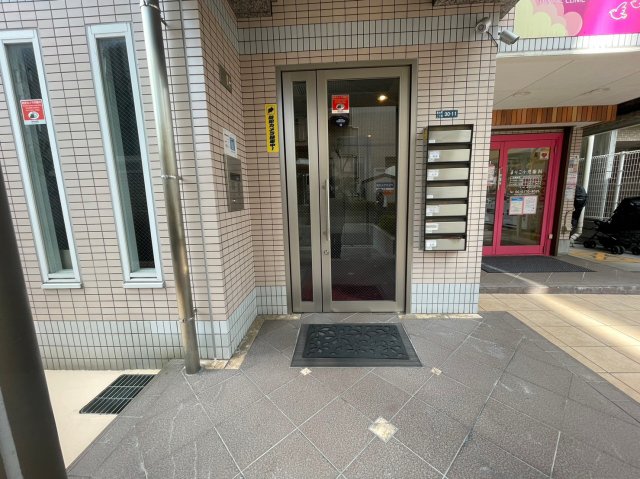 エントランス　詳細は、RISUMO江坂本店→06 6155-7137まで♪
