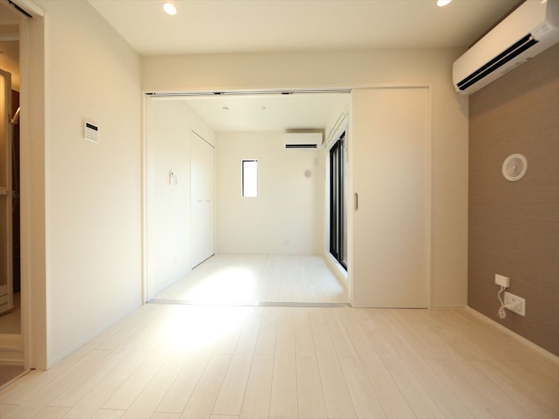 その他　ＬＤＫ10.4帖　洋室3.6帖　エアコン完備　同仕様写真