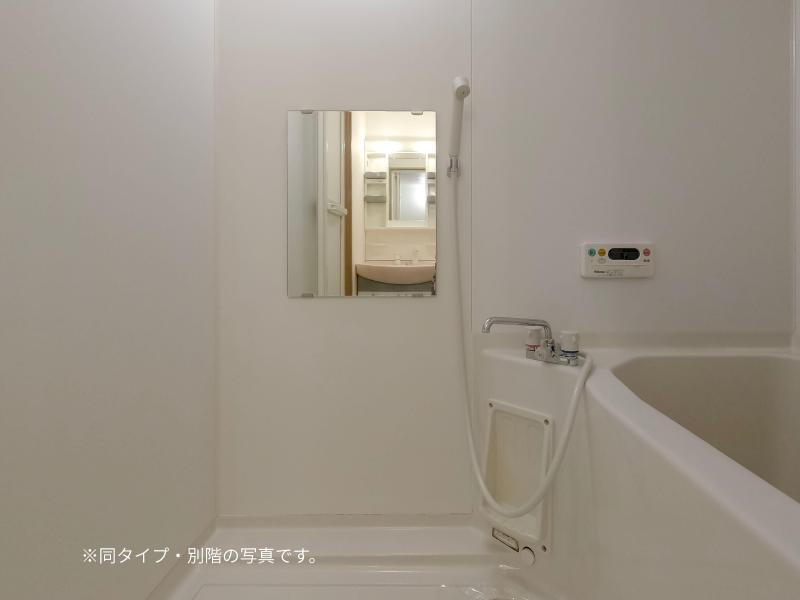 バス・シャワールーム　同タイプの写真です。