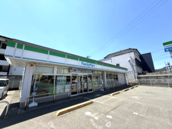 コンビニ　ファミリーマート 南昭和町店（コンビニ）まで437m