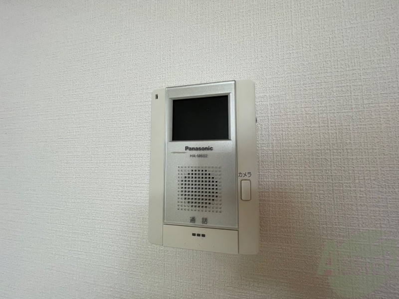 セキュリティ　ＴＶモニター付インターホンです。来客者の顔が見えるので安心！