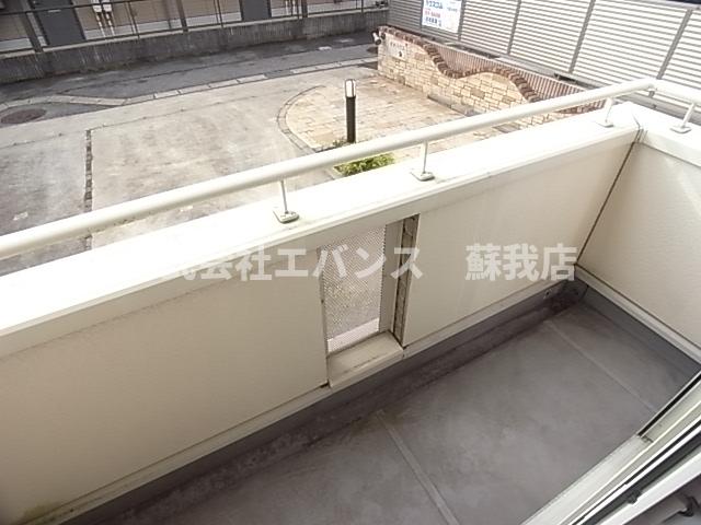 バルコニー　外からの目が気にならないバルコニーで洗濯物が干せます
