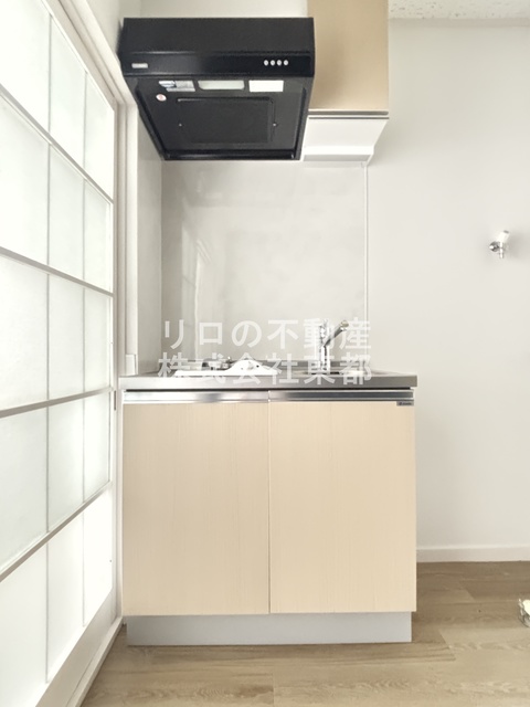 キッチン　キッチンは収納付！調理器具など必要な物を収納できます☆
