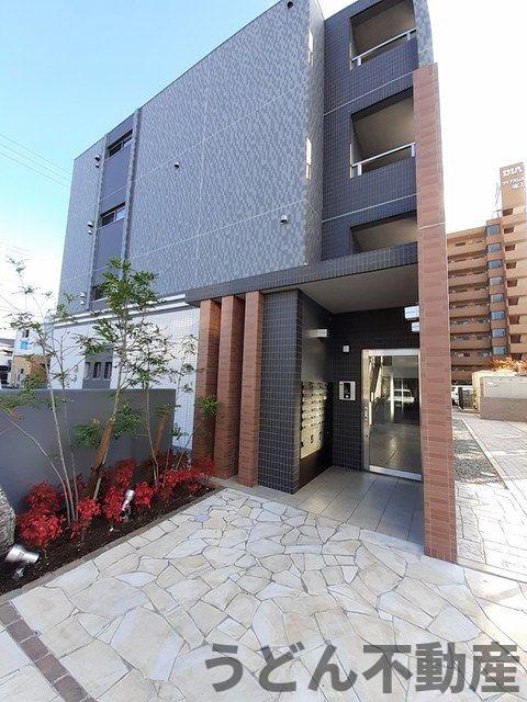 エントランス　うどん県のお部屋探しはうどん不動産へ うどんちゃんとLINE