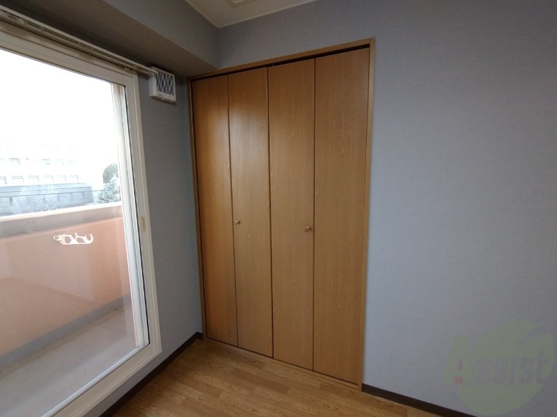 収納　寝室の収納です。部屋がすっきり片付きます。