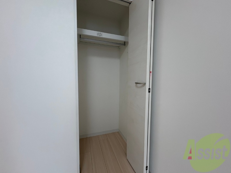 収納　寝室の収納です。部屋がすっきり片付きます。