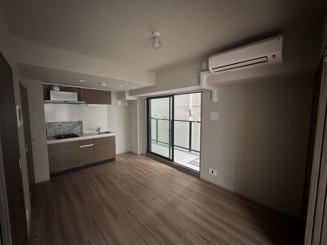 居室・リビング　同マンションの別部屋の写真です