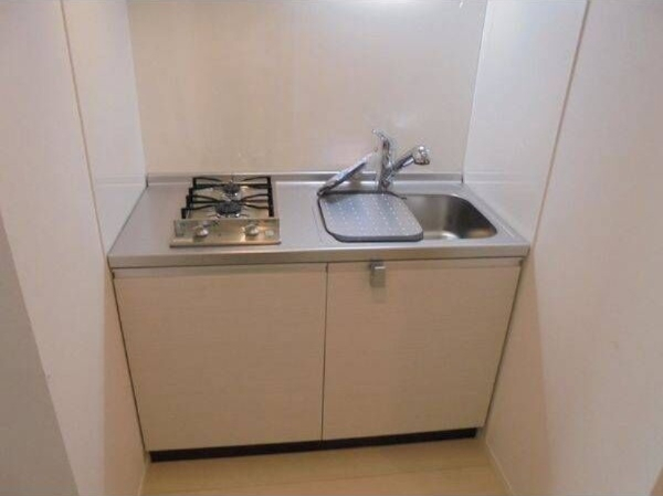 キッチン　※別部屋反転間取のお写真となります。参考にご覧くださいませ。