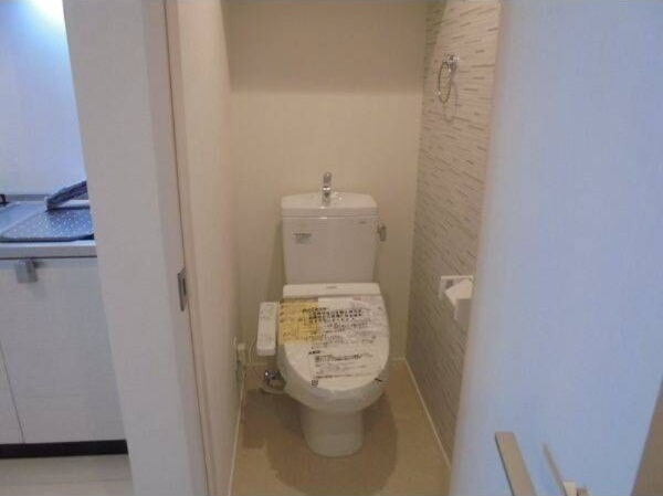トイレ　※別部屋反転間取のお写真となります。参考にご覧くださいませ。