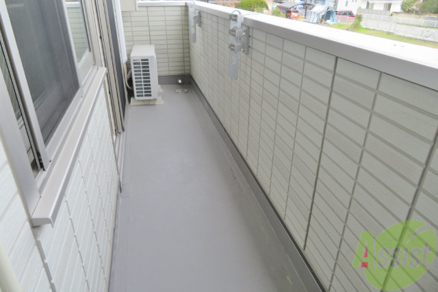 バルコニー　バルコニーが広いので天気がいい日は外に干せていいですね。