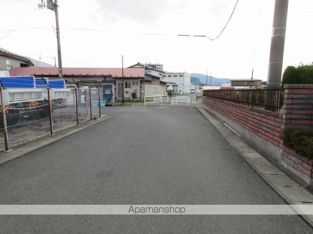 その他　周辺道路（その他）まで0m
