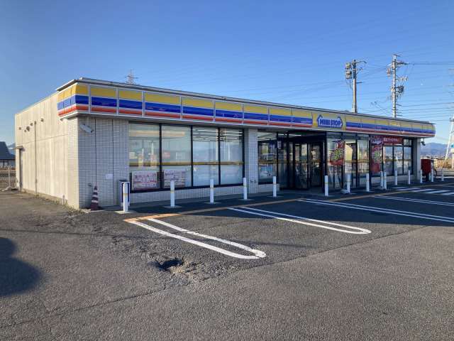 コンビニ　ミニストップ巣南町店（コンビニ）まで913m