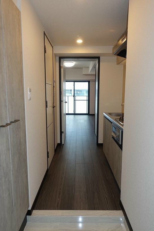 玄関　弊社は全物件が仲介手数料半月分+税でご紹介可能です。