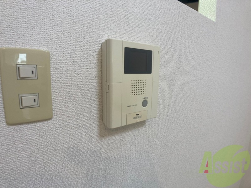 セキュリティ　ＴＶモニター付インターホンです。来客者の顔が見えるので安心！