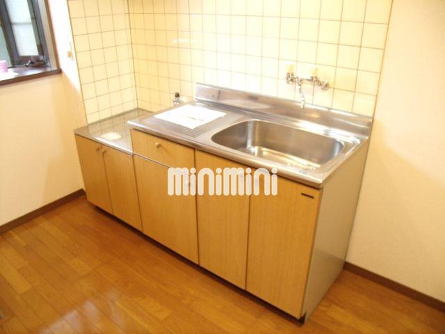 キッチン　キッチンにも窓があって明るいです。