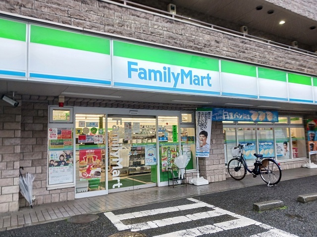 コンビニ　ファミリーマート狛江慈恵医大前（コンビニ）まで260m