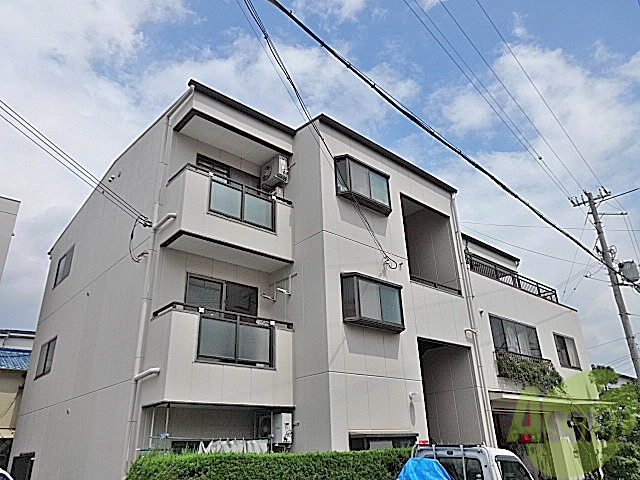 建物外観　豊中市熊野町「ウエミハイツ」