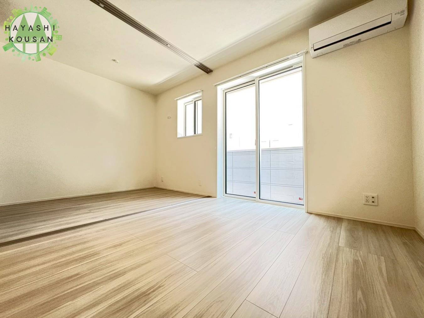 居室・リビング　※写真はすべて反転タイプの部屋のものです