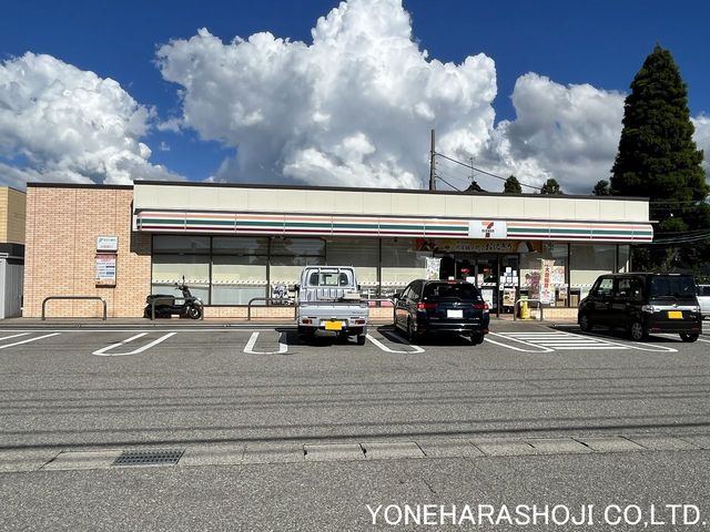 コンビニ　セブンイレブン南砺やかた店（コンビニ）まで407m