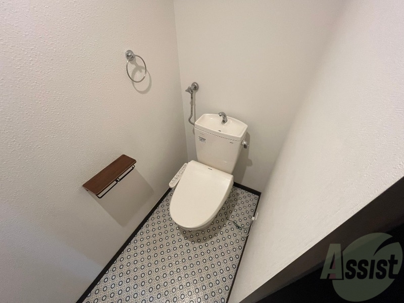 トイレ　こちらはトイレです。清潔感があり、安心して使用できます。