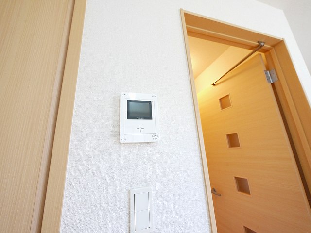 セキュリティ　モニター付きインターホン