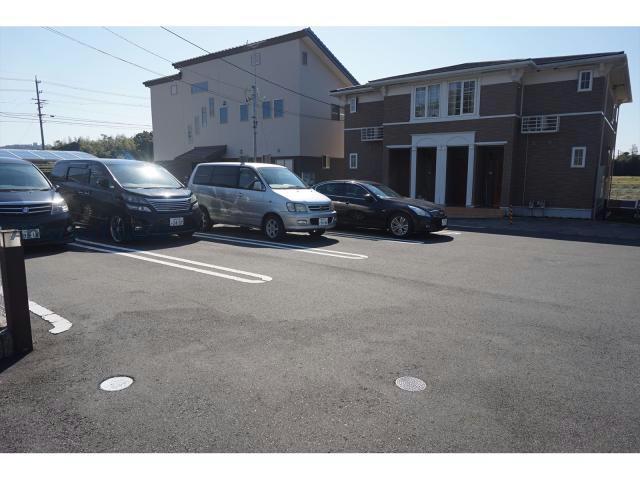 駐車場　駐車場