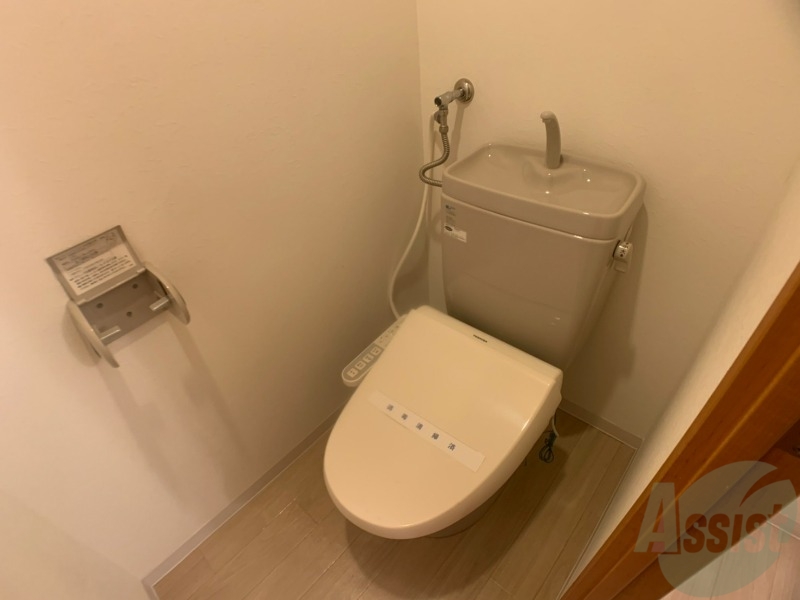 トイレ　ウォシュレット付きのトイレです。シャワートイレは日本の宝。
