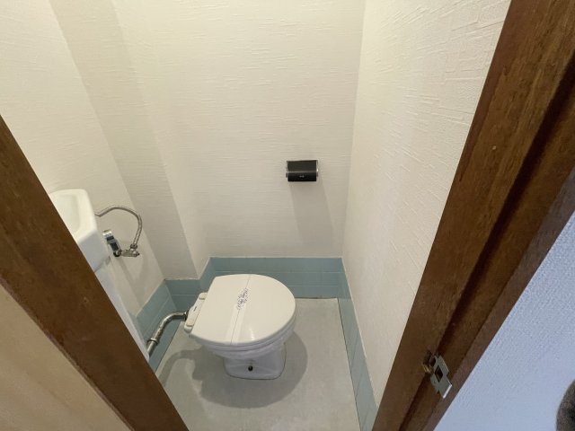 トイレ　(参考)同マンション他部屋の写真