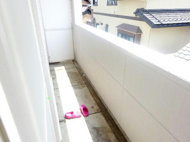 バルコニー　他号室の写真になります。