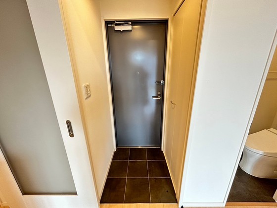 玄関　※別部屋の写真です