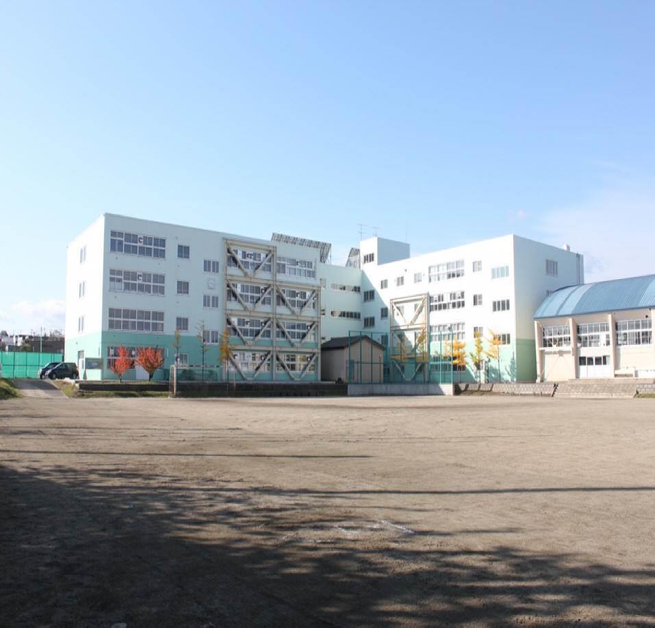中学校　札幌市立澄川中学校（中学校）まで841m