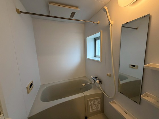バス・シャワールーム　※別部屋の写真です