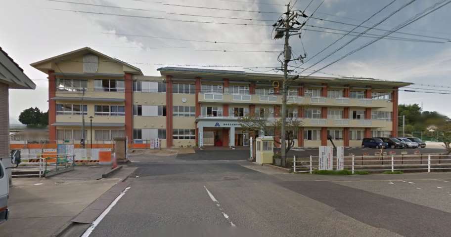 中学校　河原中学校（中学校）まで1893m