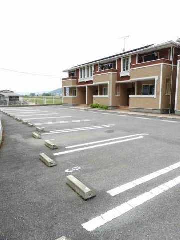 駐車場　駐車場完備です