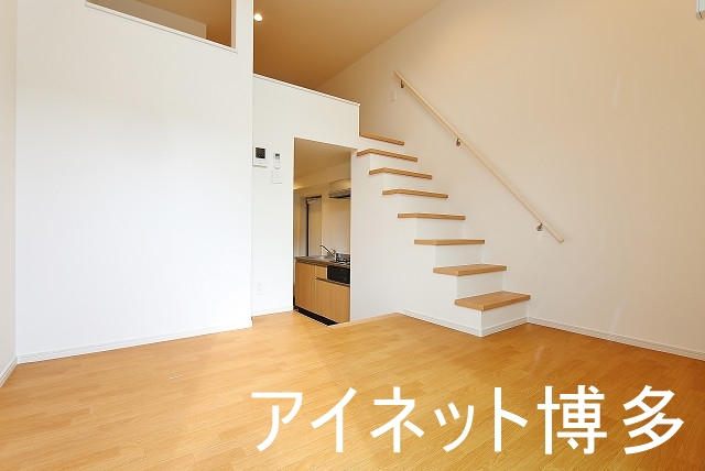 居室・リビング　家具の配置がしやすいリビングですね
