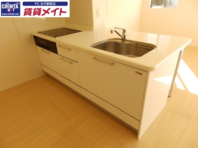 キッチン　別部屋参考写真です