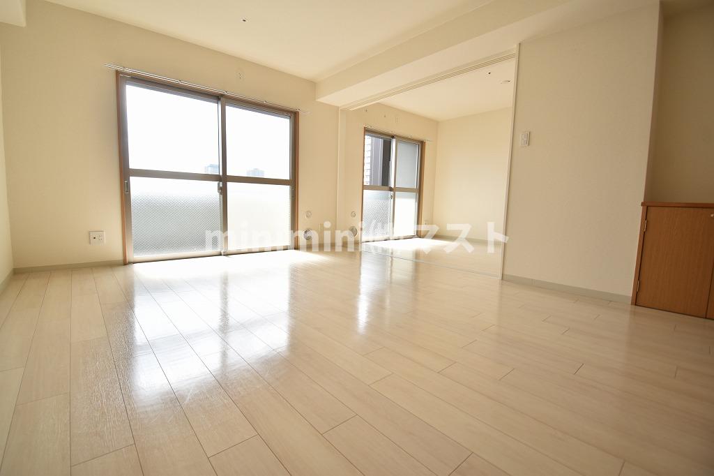 居室・リビング　フローリングの色は部屋により異なります