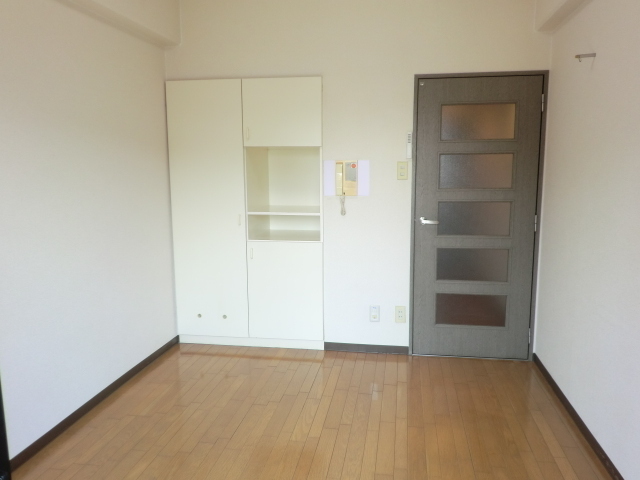 その他部屋・スペース　何かと役に立つ棚です