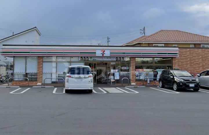 コンビニ　セブンイレブン鎌ケ谷くぬぎ山4丁目店（コンビニ）まで90m
