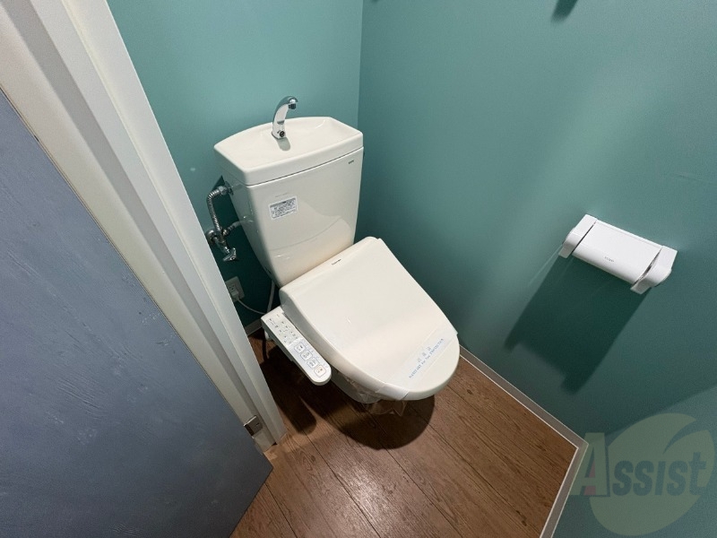 トイレ　こちらはトイレです。清潔感があり、安心して使用できます。