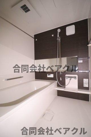 バス・シャワールーム　落ち着いた空間のお風呂です