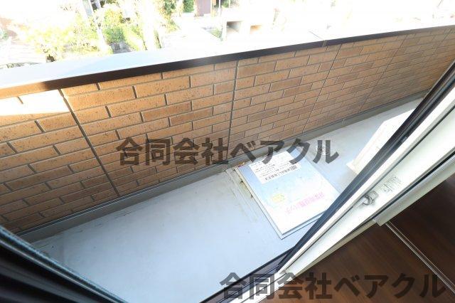 バルコニー　暖かな日差しのふりそそぐバルコニー
