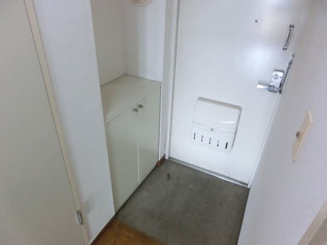 玄関　靴棚も完備してます