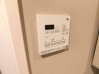 その他設備　浴室乾燥機付き