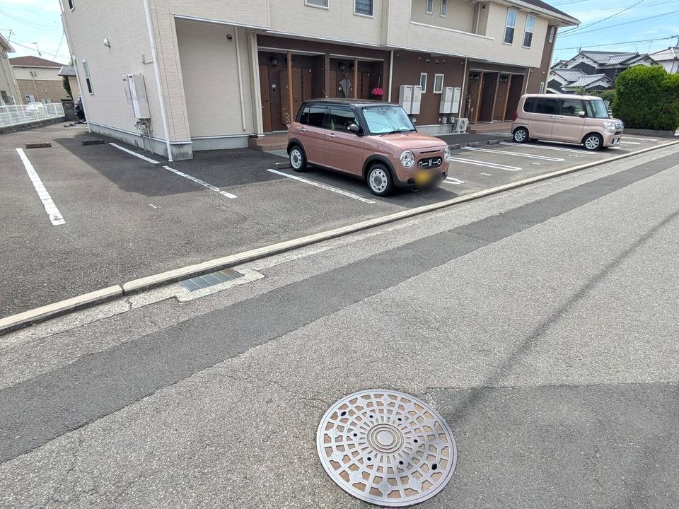 駐車場　駐車場