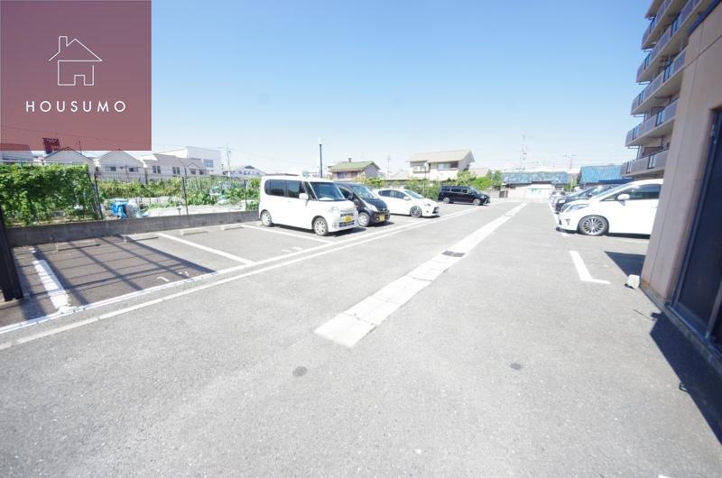 駐車場　駐車場に車を止められます