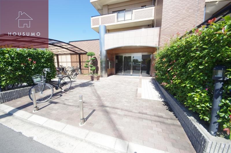 エントランス　建物の内部です