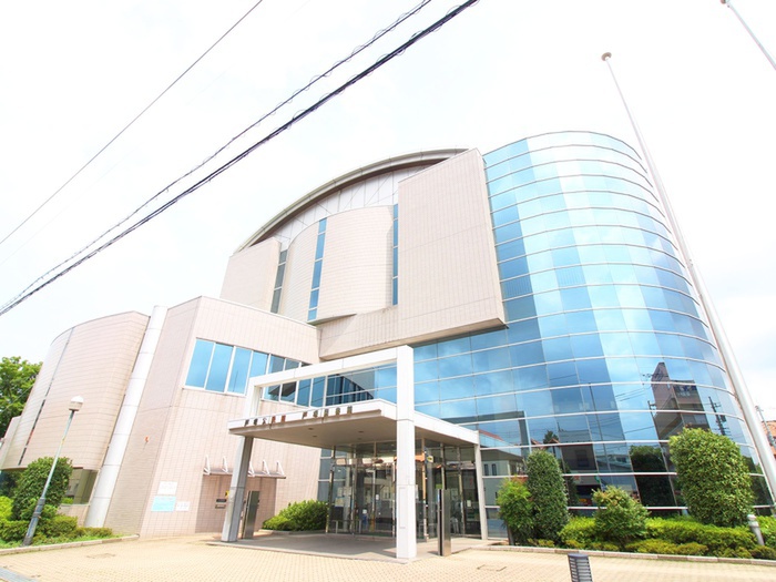 図書館　戸塚支所・戸塚図書館（図書館）まで300m